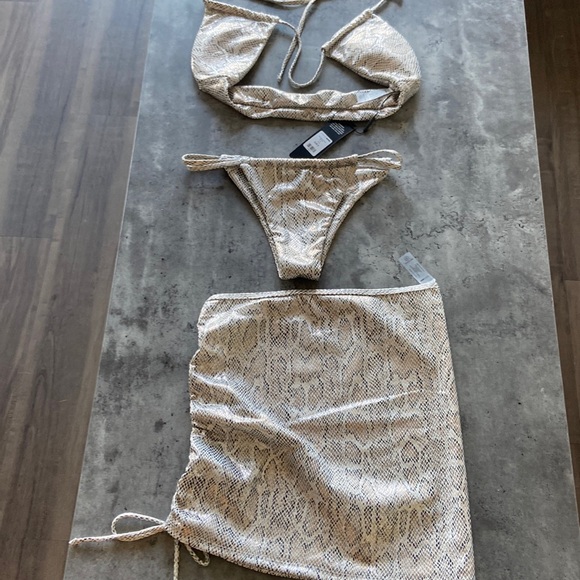 Fashion Nova 3 Piece Bikini Set Size Small - Picture 1 of 7